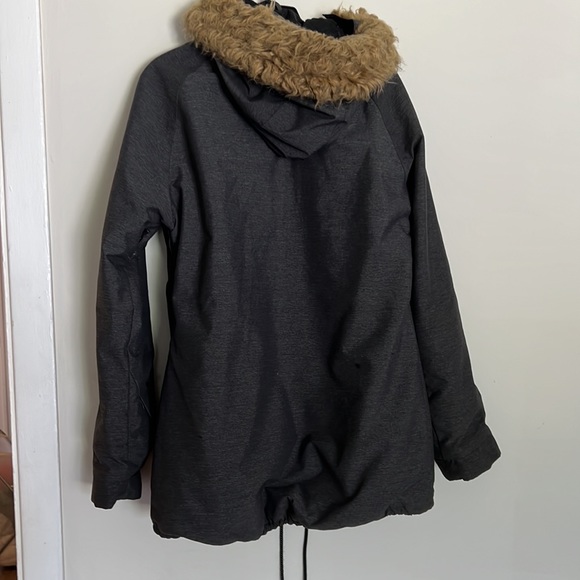 Grey Winter coat from ripcurl - Picture 2 of 2